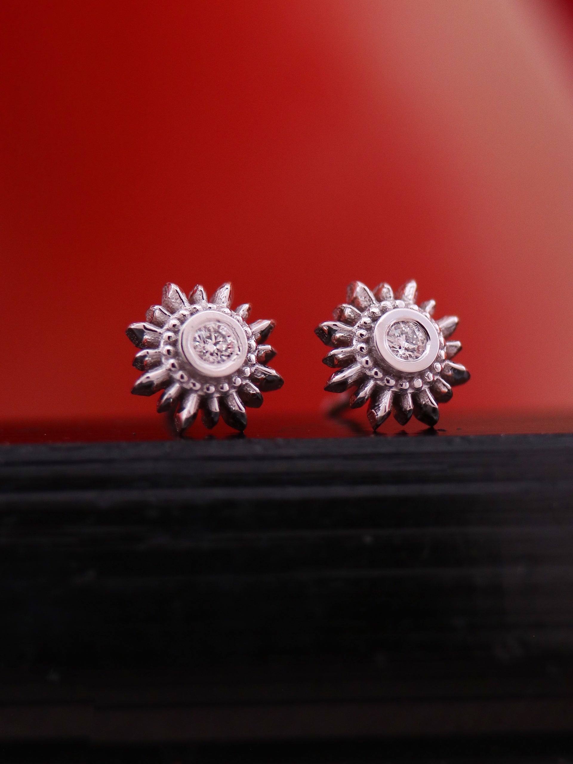 Tiny Compass Threadless End, photo 2 of 2