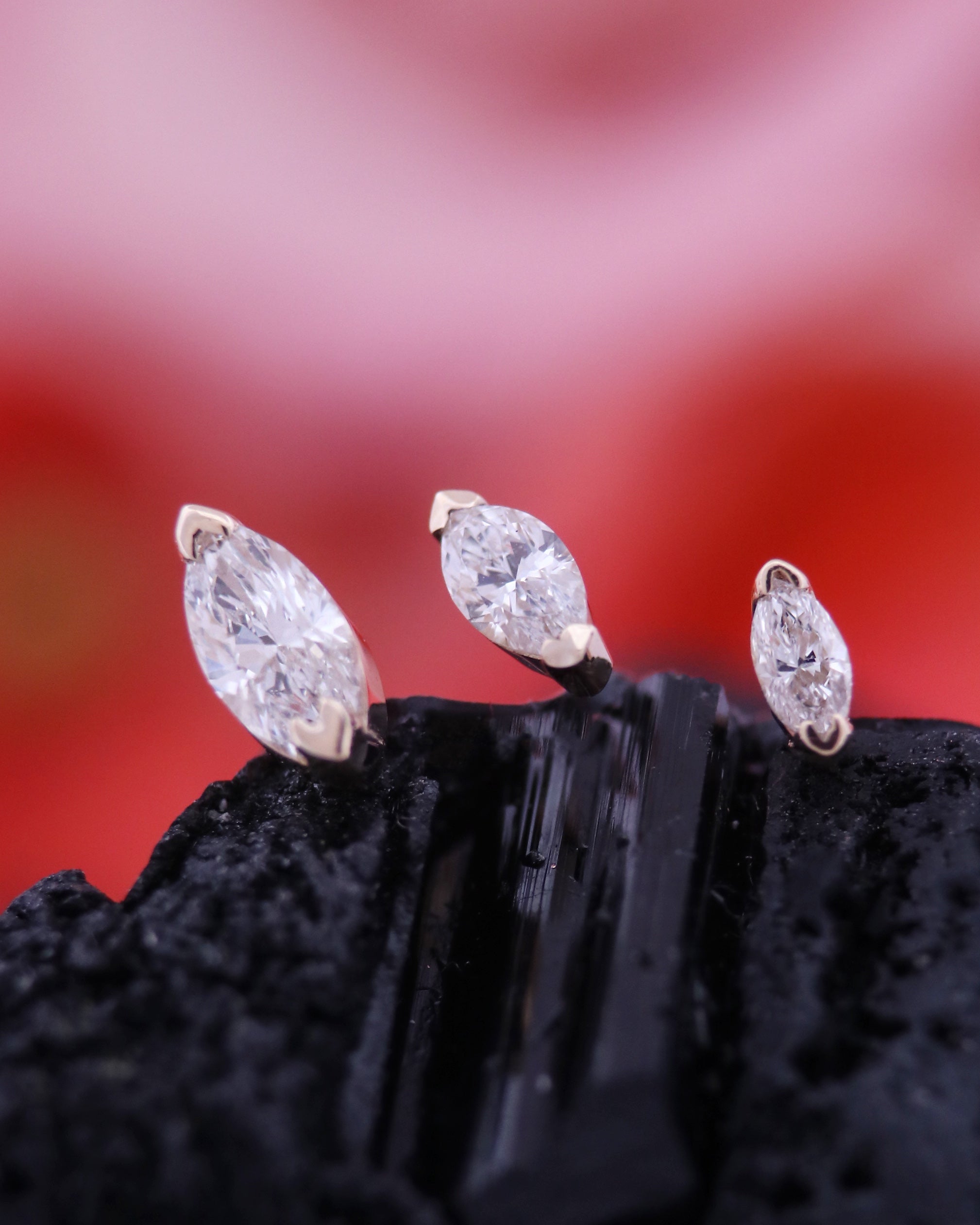 Marquise V Prong Threadless End, photo 1 of 8