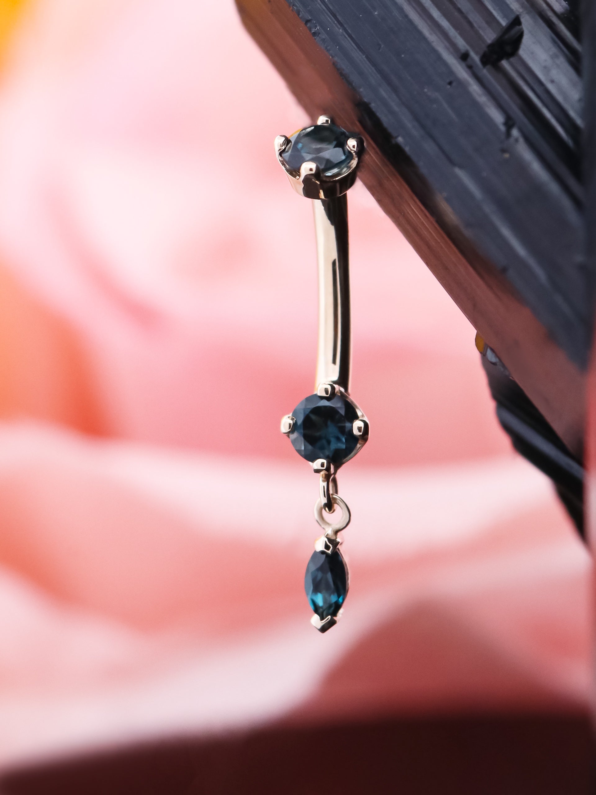 Wintermoon 2 Curved Barbell Threaded, photo 2 of 2