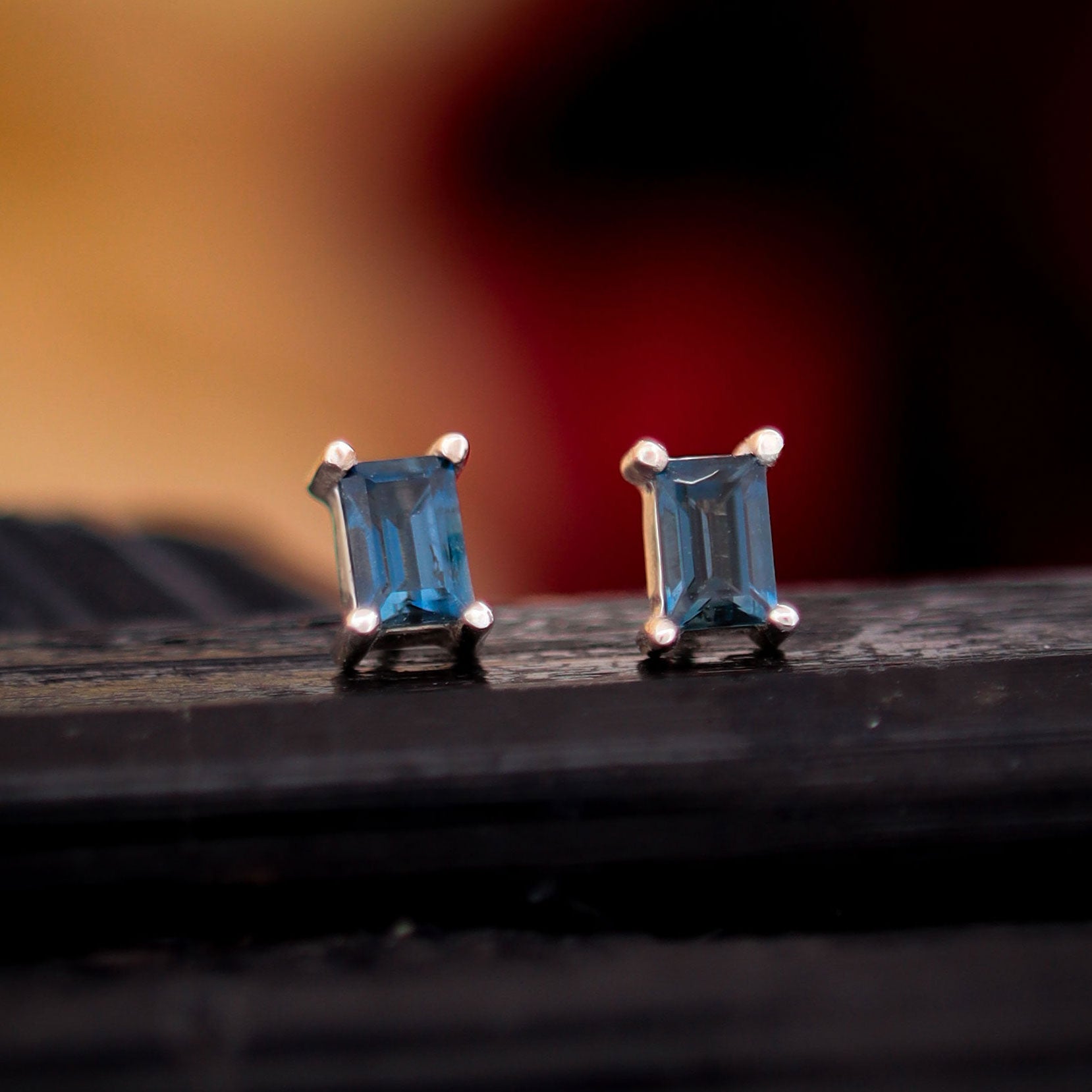 Baguette Four Prong Threadless End, photo 2 of 6